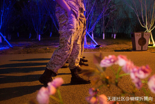 华为手机相机光圈怎么调
:“宋仲基”喊你来凤凰湖拍光绘涂鸦大片<strongalt=