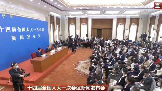 华为手机关不了屏幕失灵:全国人大发言人：中国国防费增幅适度合理