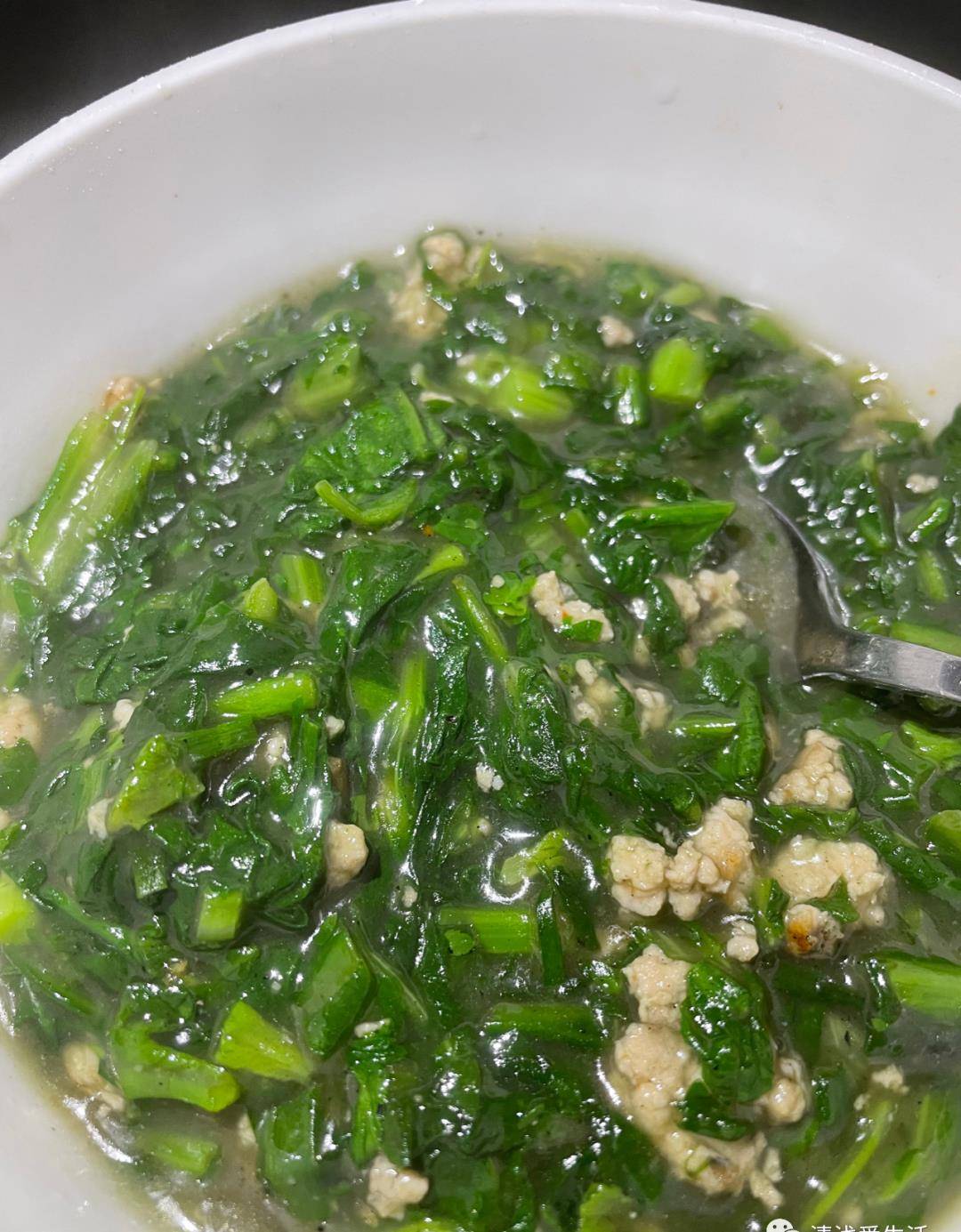家庭版苹果甜品的做法大全:家庭版菊花糊的做法，制作简单味道鲜美，适合冬天的家常菜