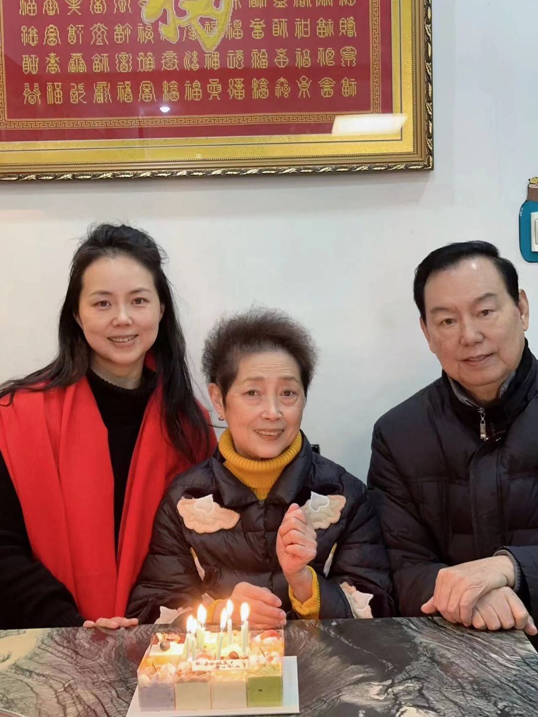 桌面图标无字模式苹果版:“刘三姐”黄婉秋将于3月26日下葬，丈夫何有才：努力完成夫人遗愿