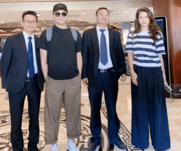 苹果花歌曲男版:网曝刘烨现身凤凰古城最美民宿 吕良伟袁咏仪曾住-第3张图片-亚星国际官网