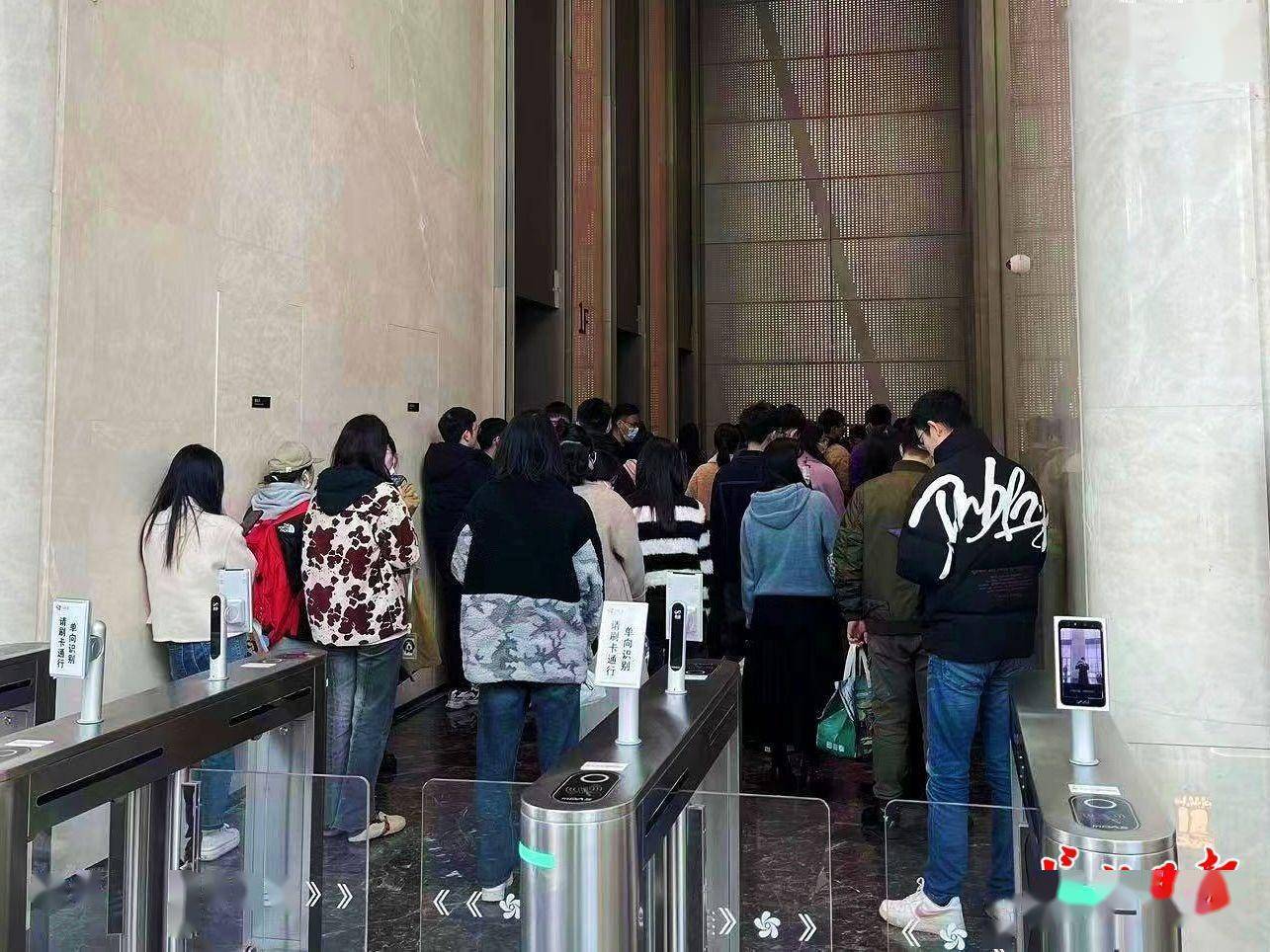 锤子手机t2:看楼需预约排期，这座“旺楼”3个月新发589张门禁卡