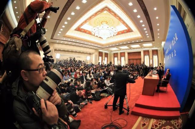 新闻发布会手机上在哪看2024今天头条10大新闻-第1张图片-亚星国际官网