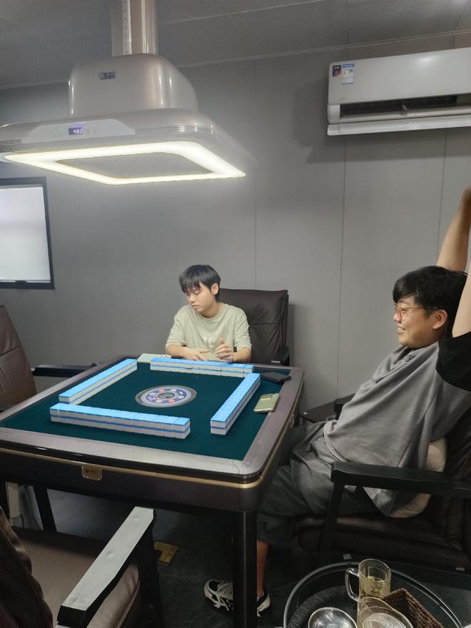 棋牌影院官网手机版驰策驰影院在线观看免费-第2张图片-亚星国际官网