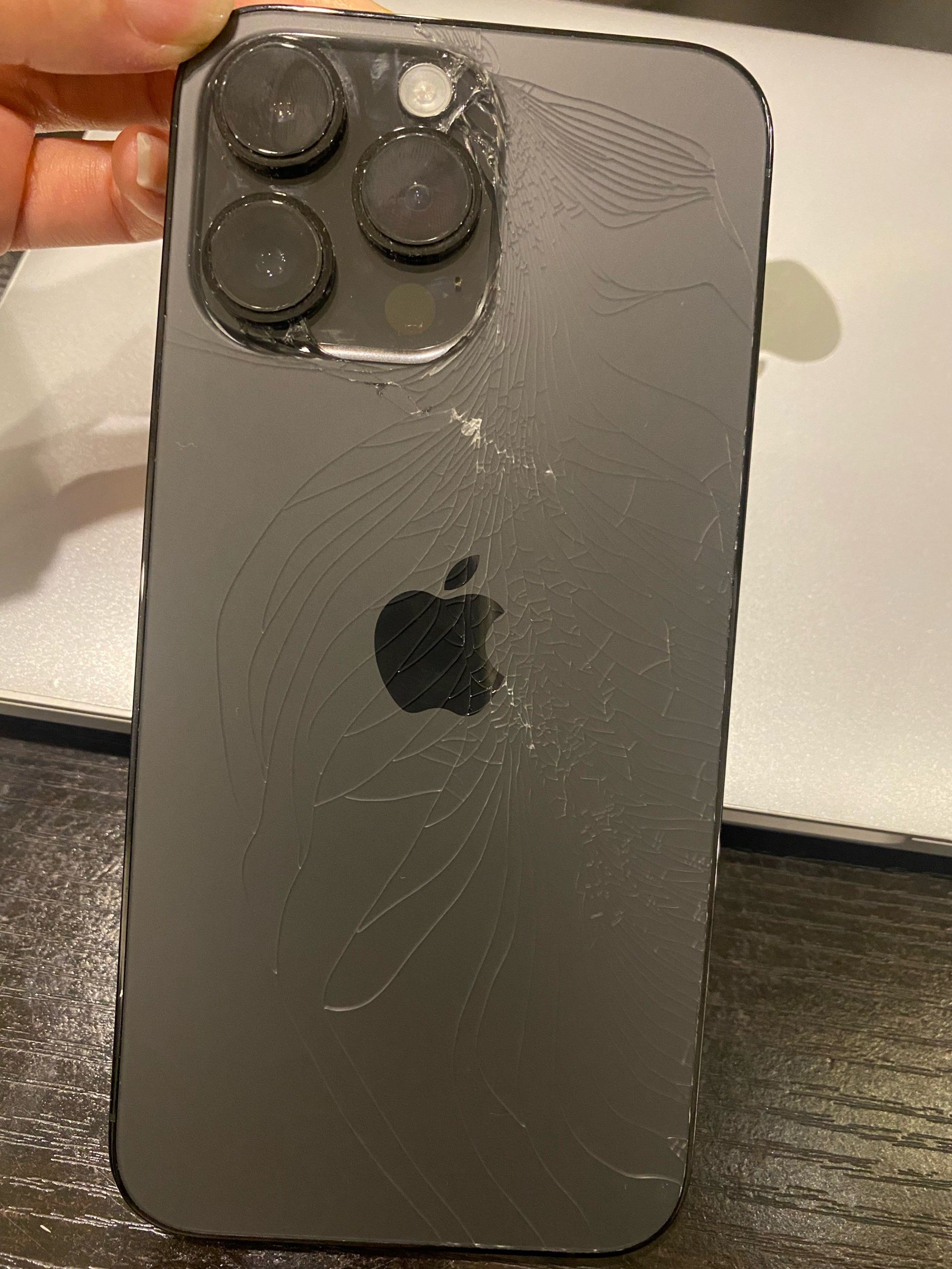 手机后盖战损版(手机后盖碎了算保修范围吗)-第4张图片-QuickQ官网